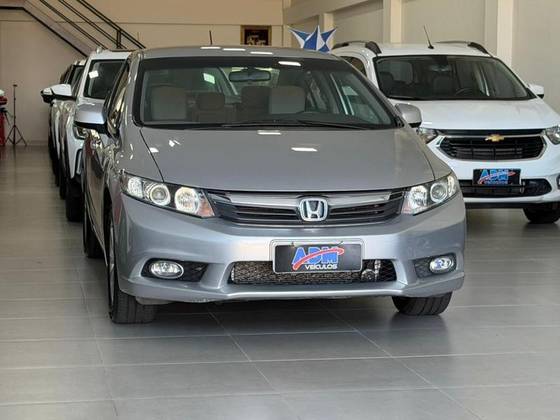 HONDA CIVIC 1.8 LXS 16V FLEX 4P AUTOMÁTICO HONDA CIVIC 1.8 LXS 16V FLEX 4P AUTOMÁTICO